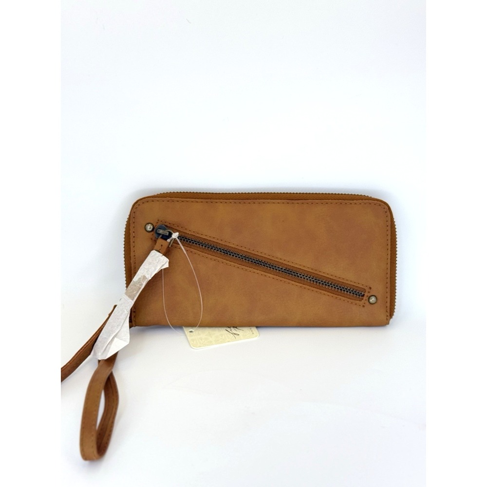 Free People Vegan Faux Leather Brown Wristlet Wallet‎ Zip Around NWT MRSP $58.00
